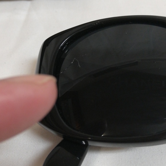 Vintage Chanel sunglasses - Picture 3 of 11